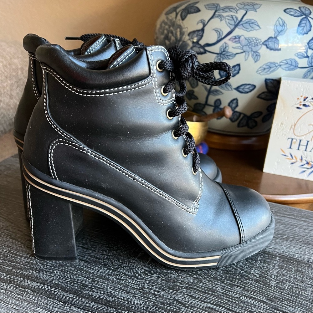 City Snappers Block Heel Lace Up Boots US7.5